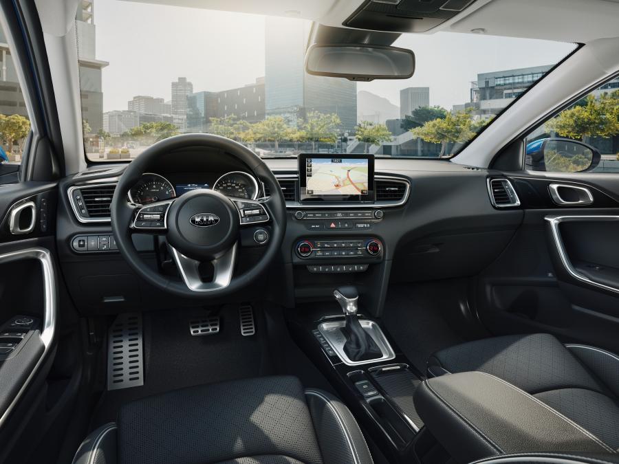 Торпедо Kia Ceed 2018 года  (WW) (фото 11 из 40)